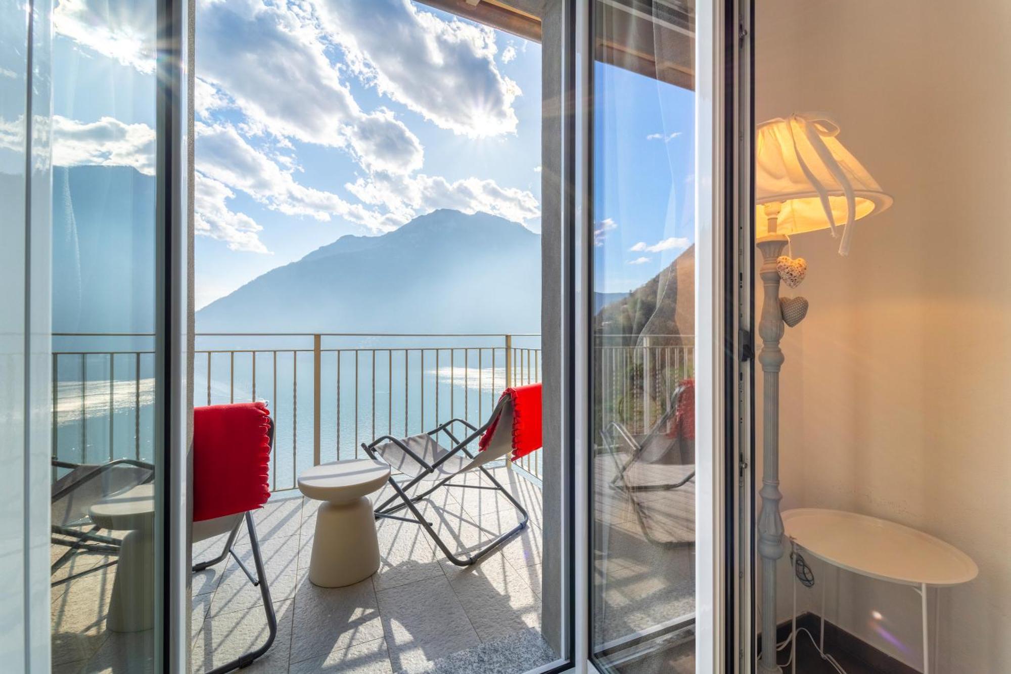 Ka' Doro With Lake View Nesso Exterior photo